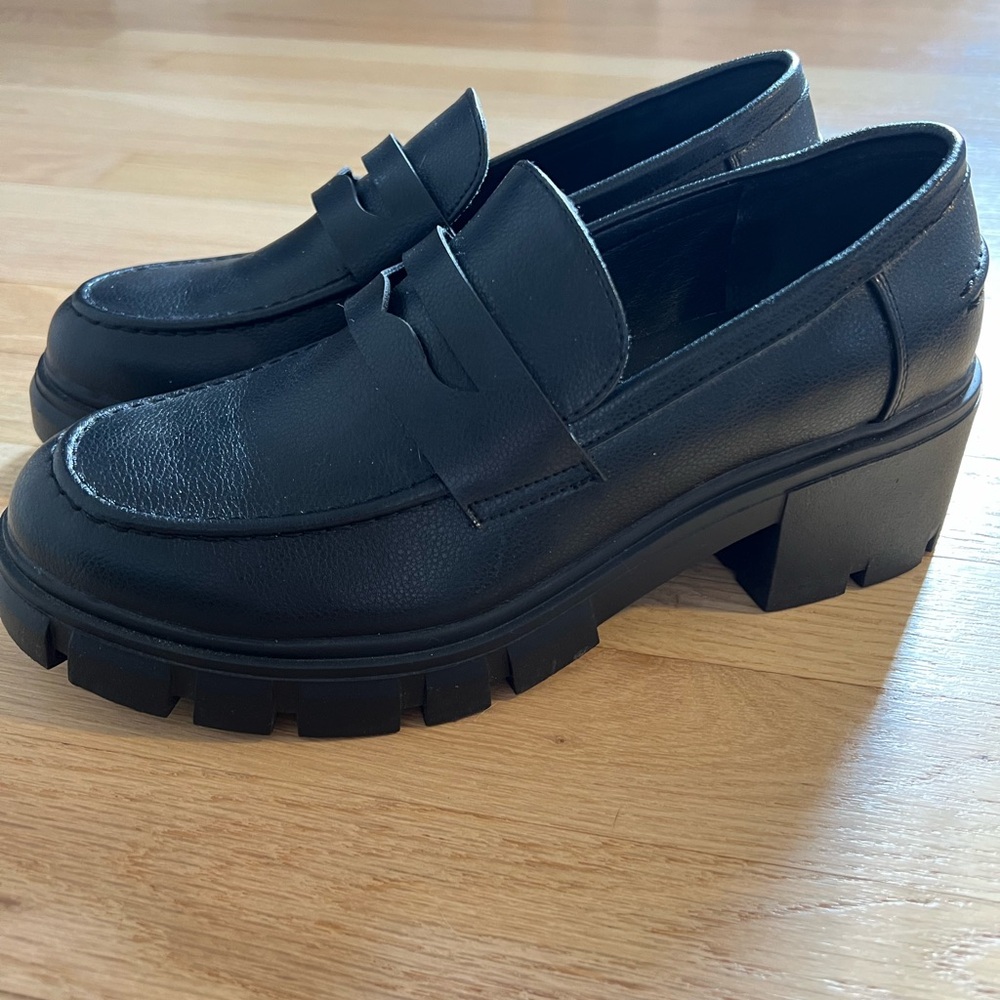 Chunky Black Loafers with Thick Sole